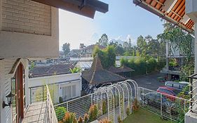 Hotel Kupu Kupu Lembang